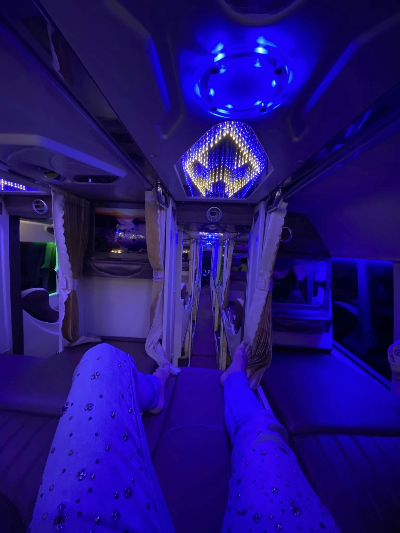 Khoang xe Phong Khánh